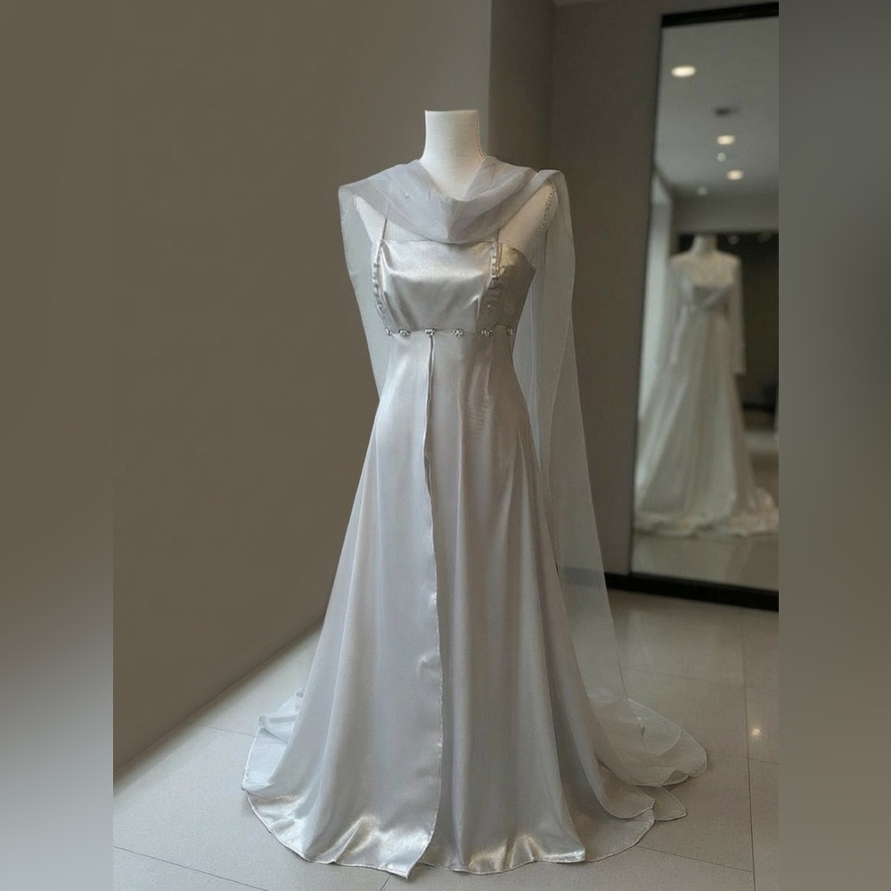 👗 Milano Silver Satin Gown